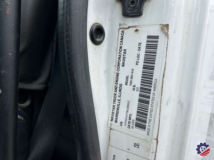 2009-international-7400-image-57