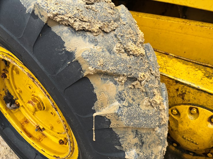 caterpillar-12-image-77