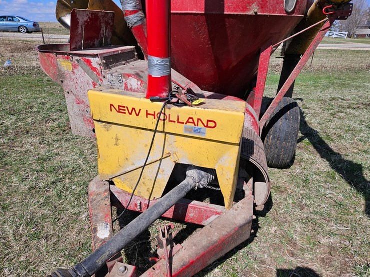 new-holland-355-image-10