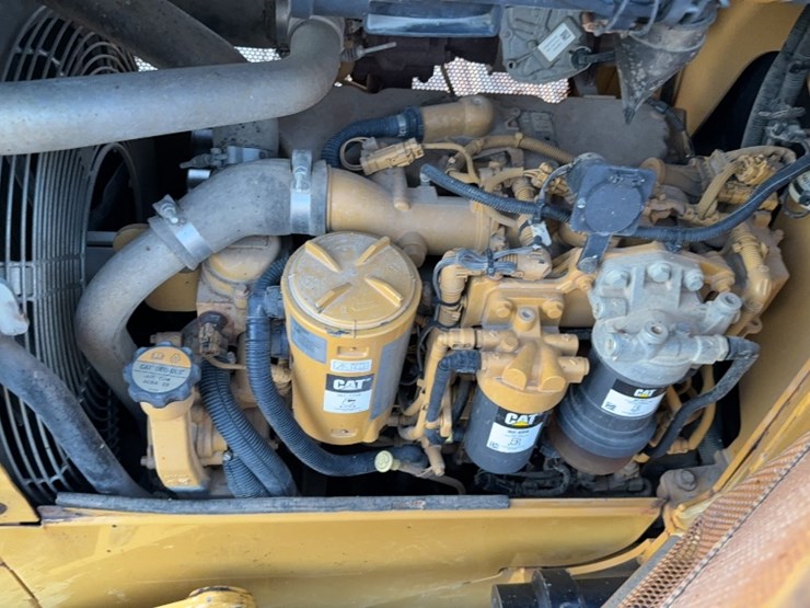 caterpillar-d5k2-lgp-image-13