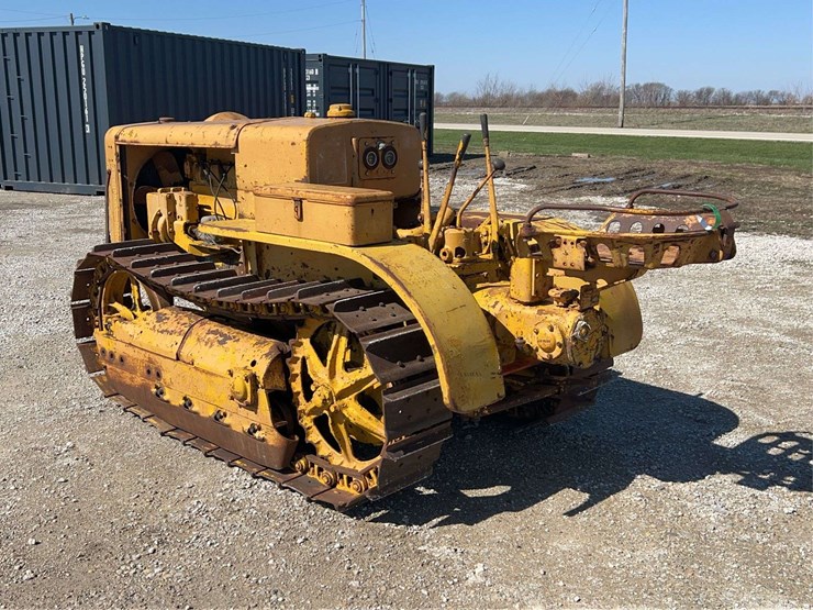 caterpillar-r2-image-3