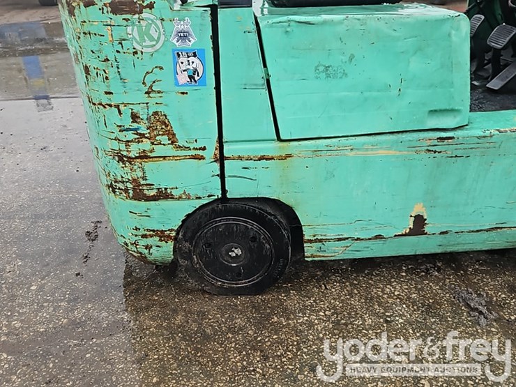 2001-mitsubishi-fgc25-image-7