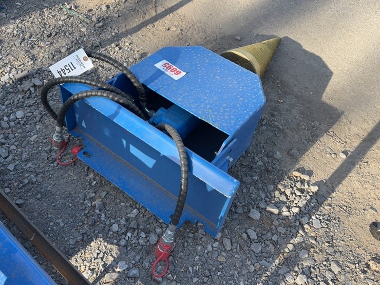 #6095-•-future-dingo-screw-type-wood-splitter-image-2