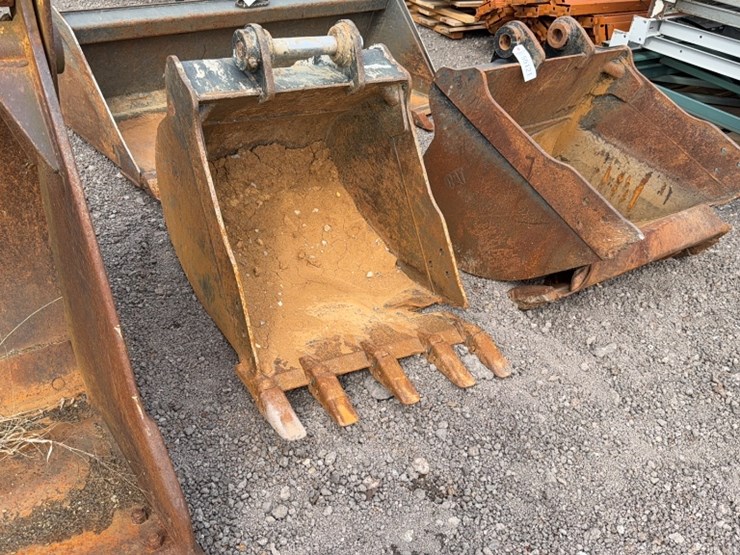 caterpillar-30-image-2