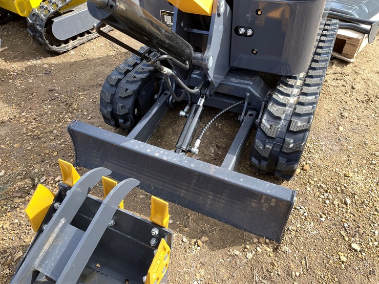 #900-•-landhonor-mini-excavator-image-13