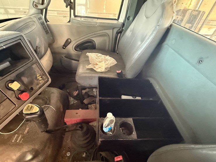 2003-case-ih-8600-image-10