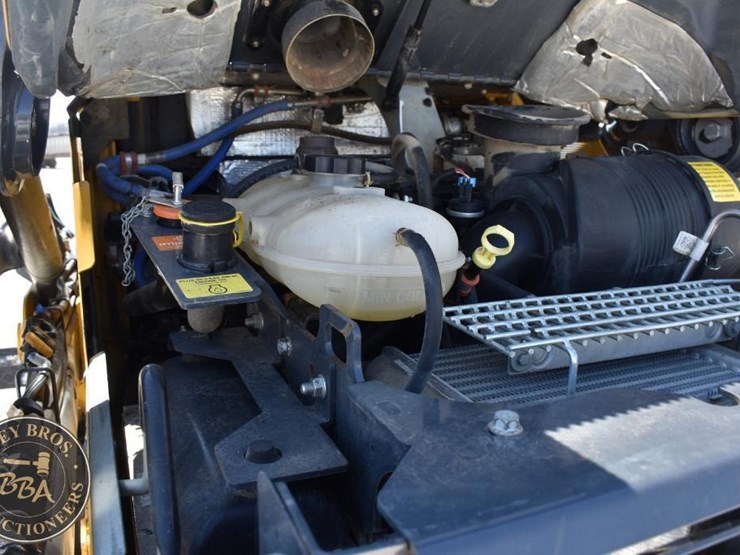 2020-deere-333g-image-32