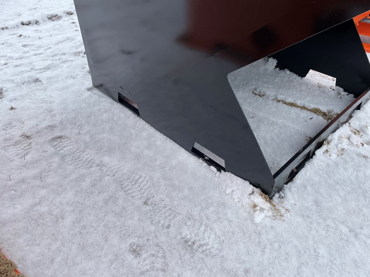 #2006-•-2-yard-skid-steer-mount-trash-hopper-image-4