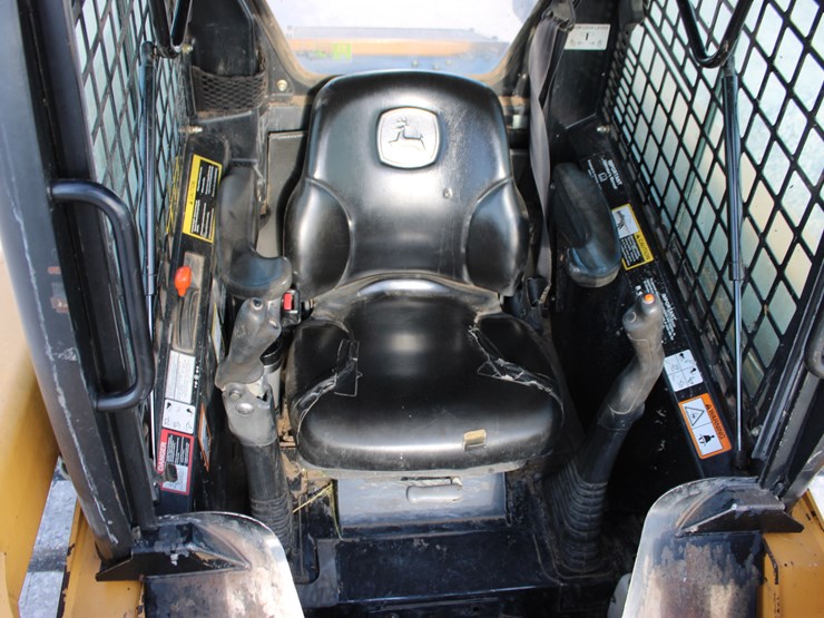 deere-ct322-image-47