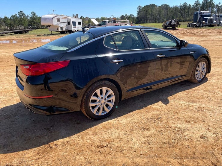 2015-kia-optima-4-door-sedan-(87,692-miles)-image-3