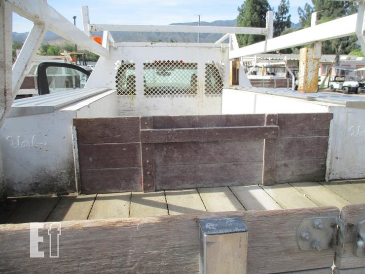 2017-chevrolet-3500hd-image-14