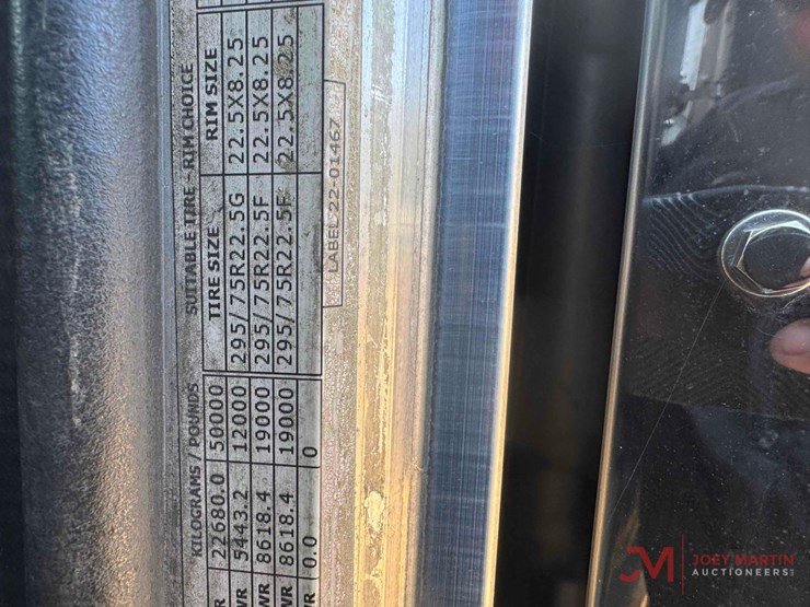 2015-peterbilt-389-image-24