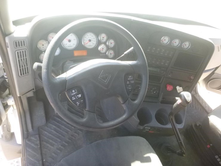 2012-international-prostar-image-18