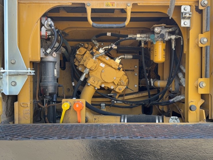 2013-caterpillar-329el-image-9