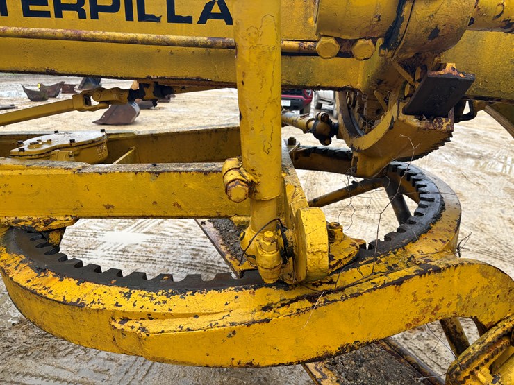 caterpillar-12-image-40