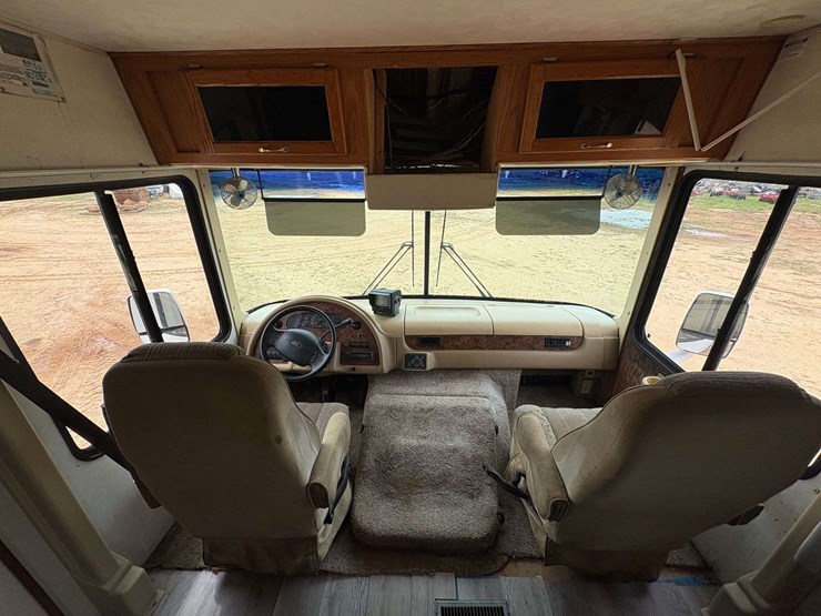 2004-ford-"daybreak"-motorhome-image-15