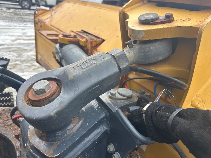 deere-550k-lgp-image-23