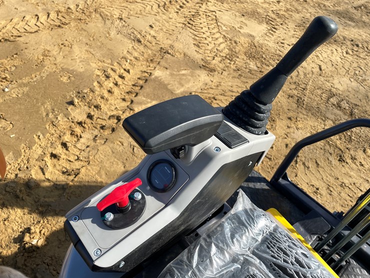 #1033-•-new-ats-me18-mini-excavator-image-14