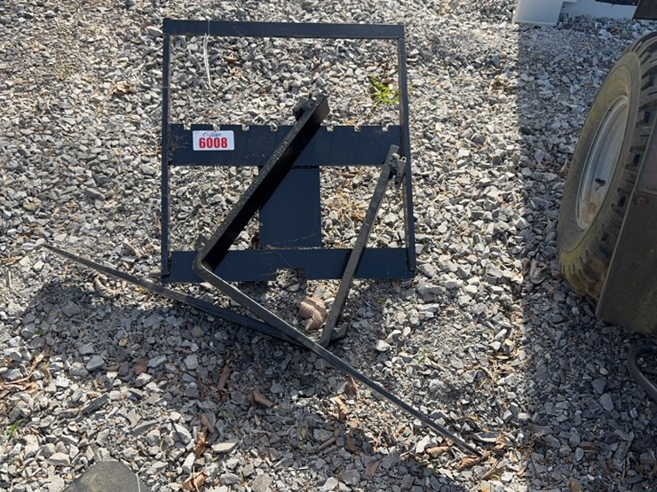 #6008-•-future-30"-mini-excavator-pallet-forks-image-1