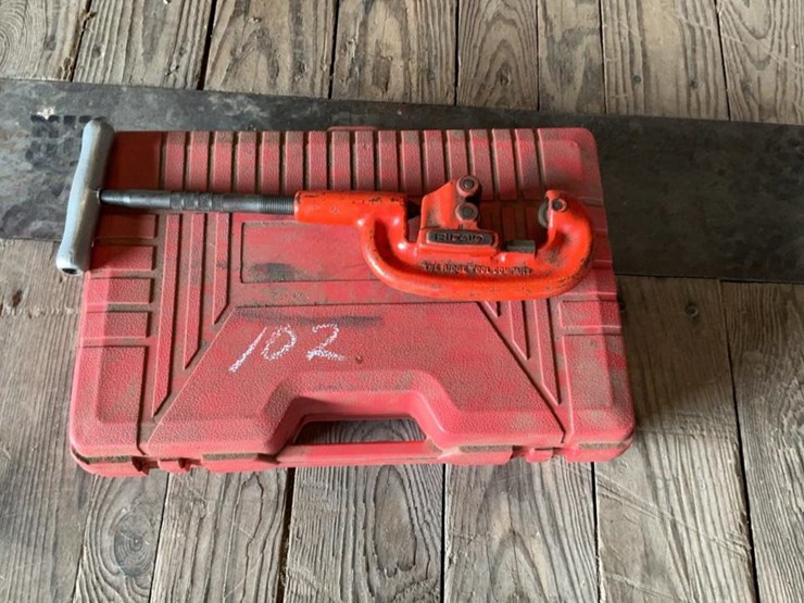 #102-•-pipe-threading-tools-image-1