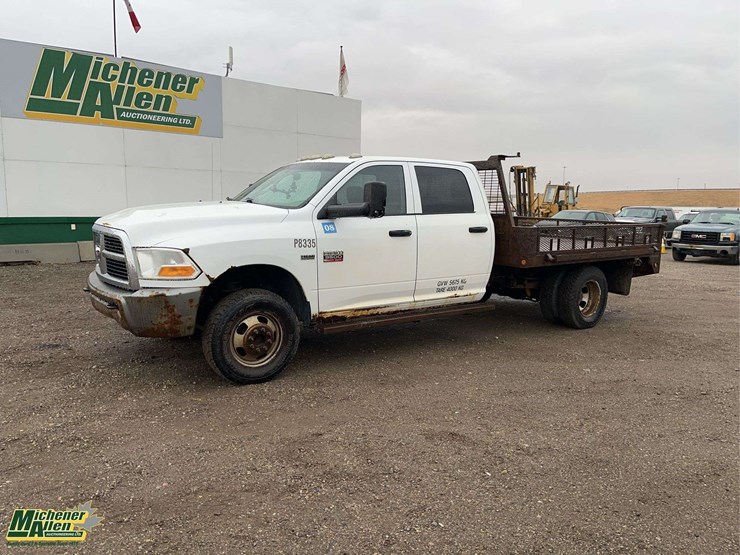 2011-dodge-3500-image-1