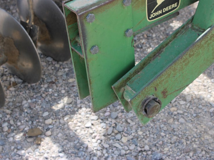 john-deere-235-image-19