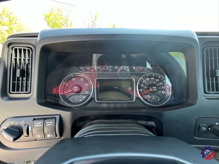 2024-international-hx520-image-96