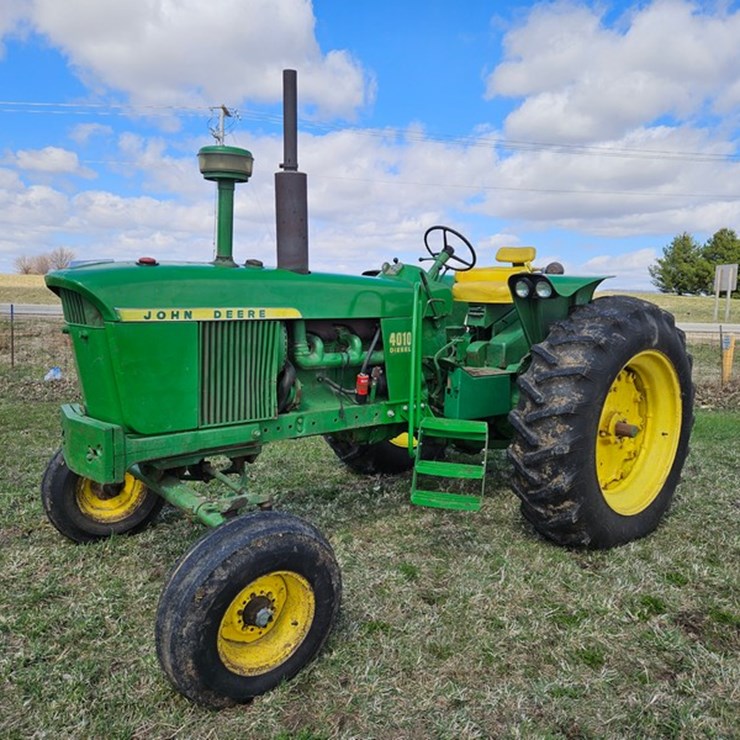 JOHN DEERE 4010