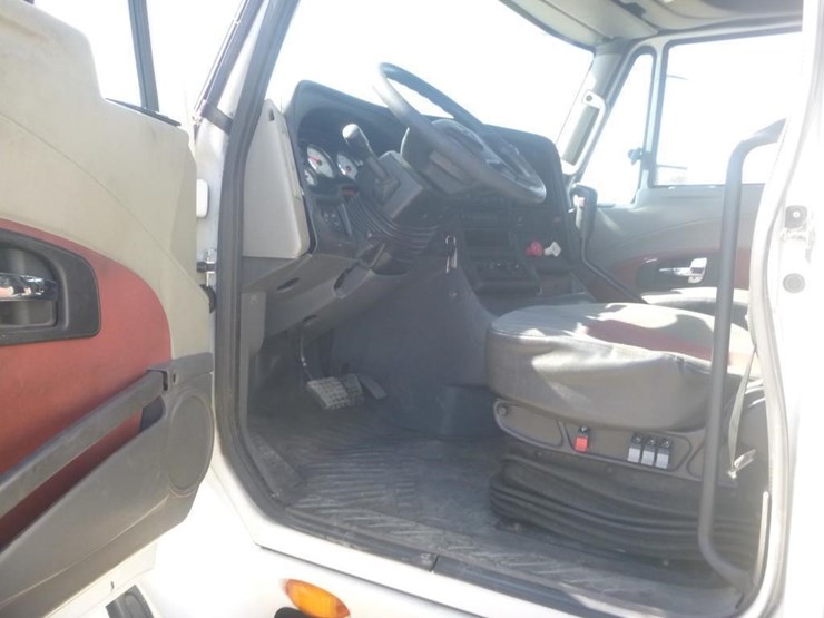 2012-international-prostar-image-10