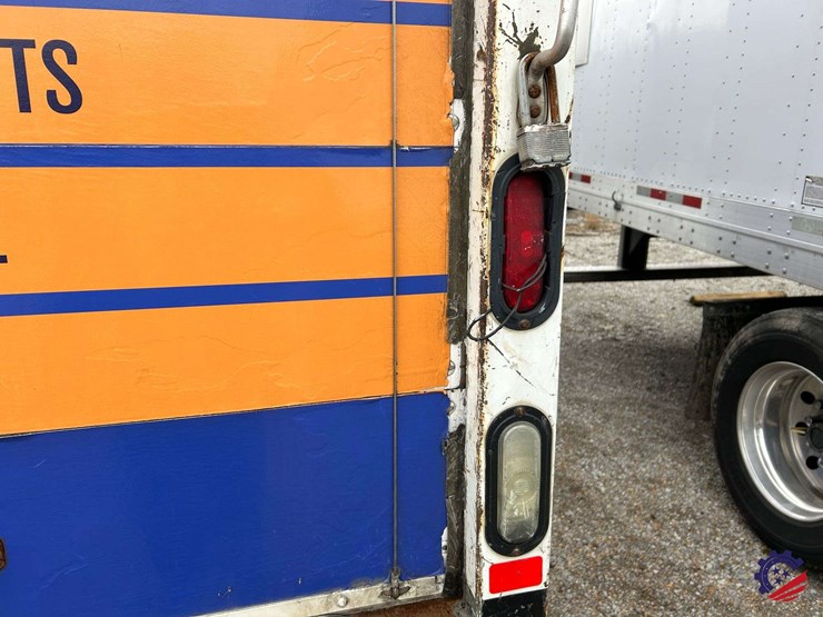 2017-ford-e450-image-40