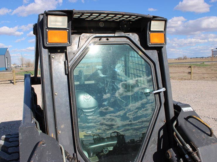 new-holland-ls190-image-17