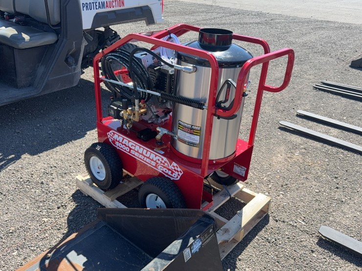 #2029-•-magnum-4000-portable-pressure-washer-image-4