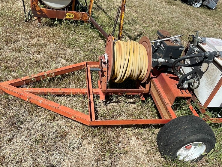 #4042-•-reel-sprayer-on-cart-image-1