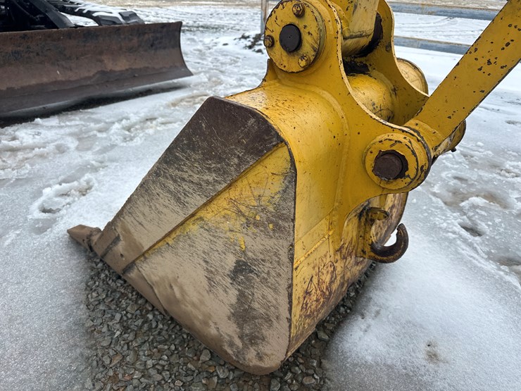 caterpillar-307-image-35