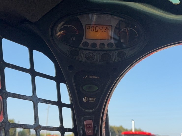 2017-bobcat-t740-image-14