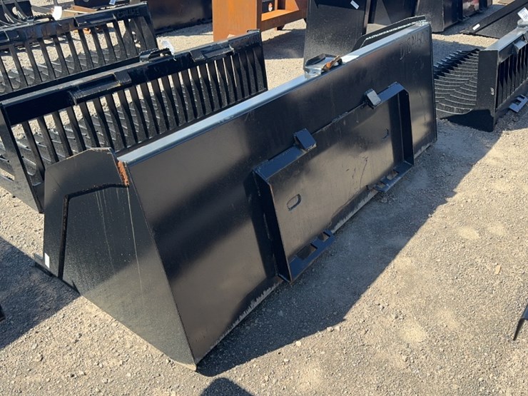 #1021-•-84"-skid-steer-high-capacity-smooth-bucket-image-4