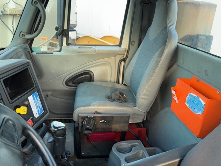 2007-international-8600-image-15