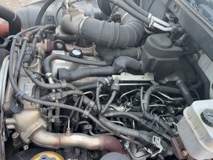 2016-hino-258-image-22