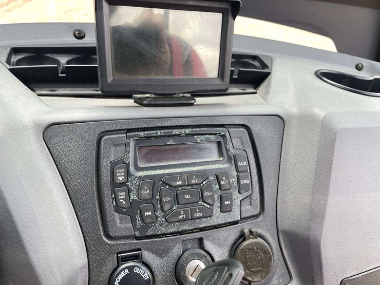 2023-bintelli-48-volt-electric-6-seater-golf-cart-w/-on-board-charger-(46-miles-showing)-image-12