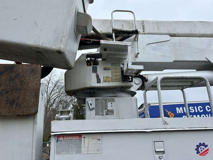 2009-international-7400-image-44