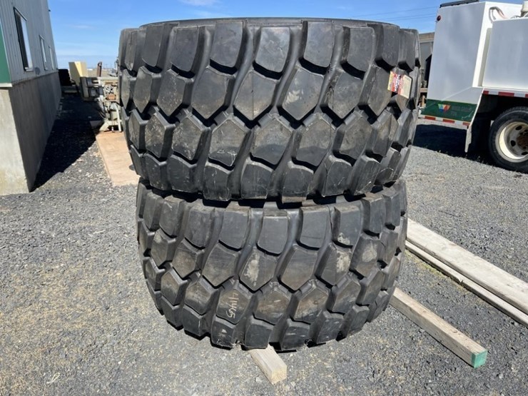 advance-glr06-e3-875/65r29-tires,-qty.-2-image-1