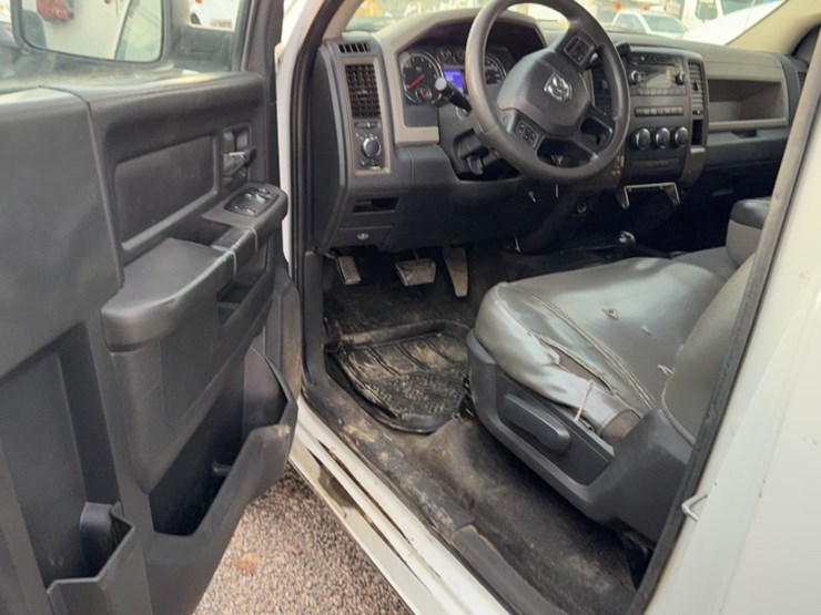 2012-dodge-2500-image-21