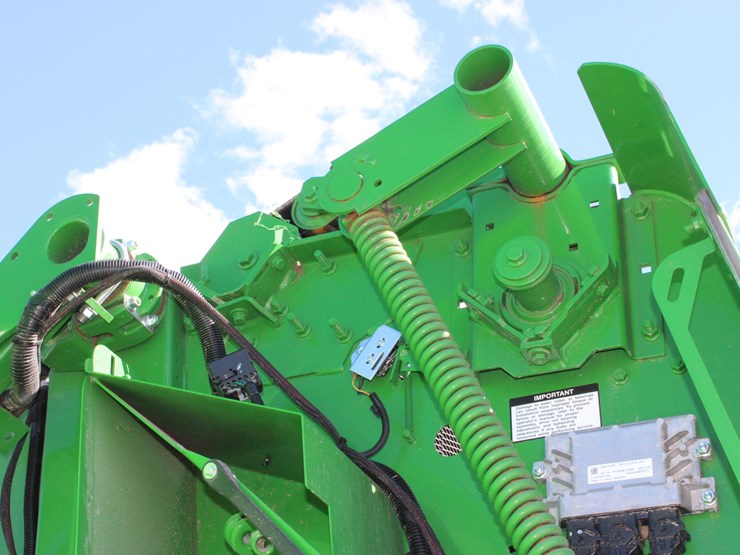 2022-john-deere-560r-image-53