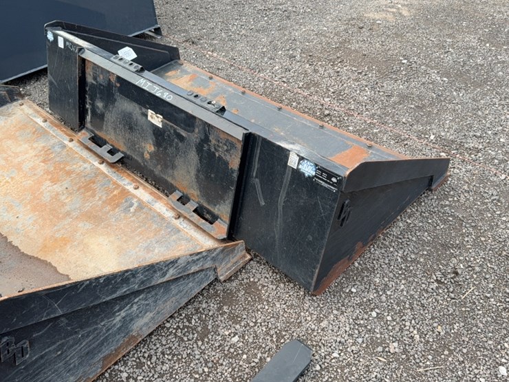 #2037-•-blue-diamond-78"-skid-steer-smooth-bucket-image-2