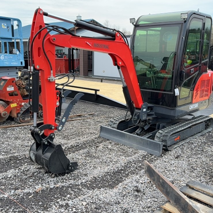 #2052 • 2024 AGT QNT50R MINI EXCAVATOR