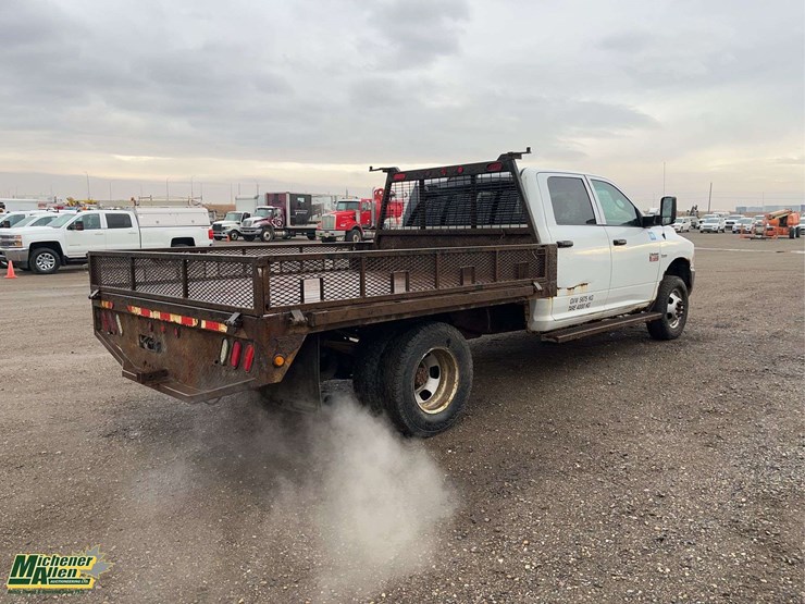 2011-dodge-3500-image-4