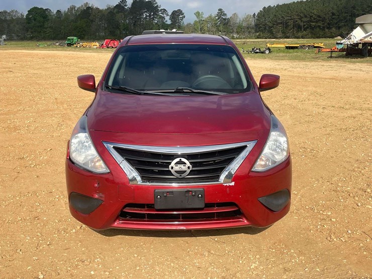 2019-nissan-versa-sv-4-door-sedan-(114,431-miles)-image-5