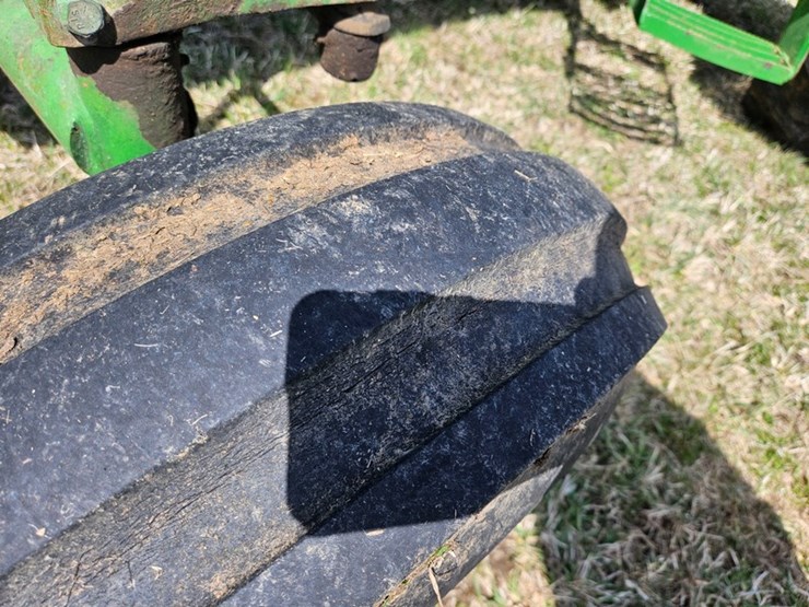 john-deere-4010-image-40