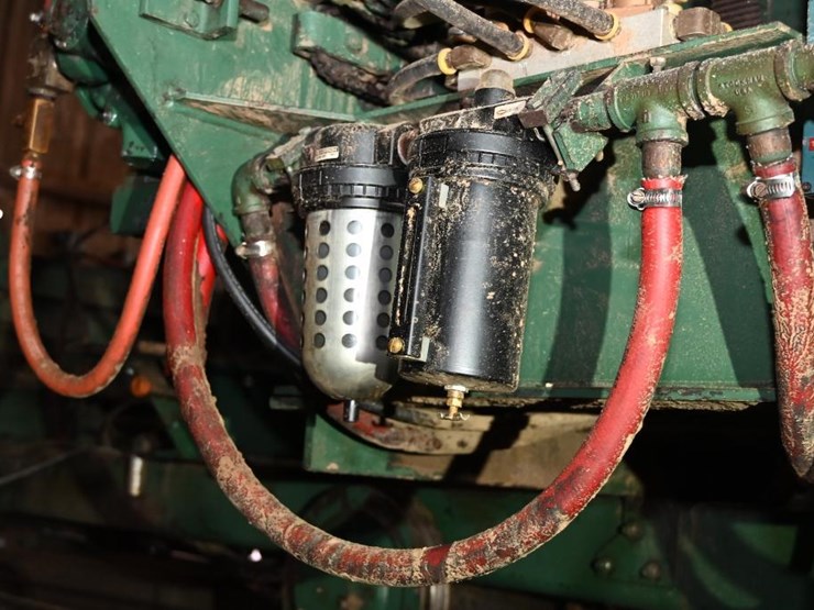 #116-•-cleereman-38-3hb-carriage-and-track-image-23