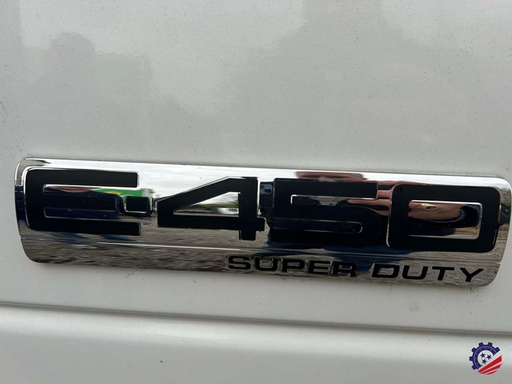 2017-ford-e450-image-11